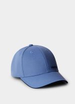 gorra con logo