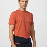 camiseta con logo fit clásico